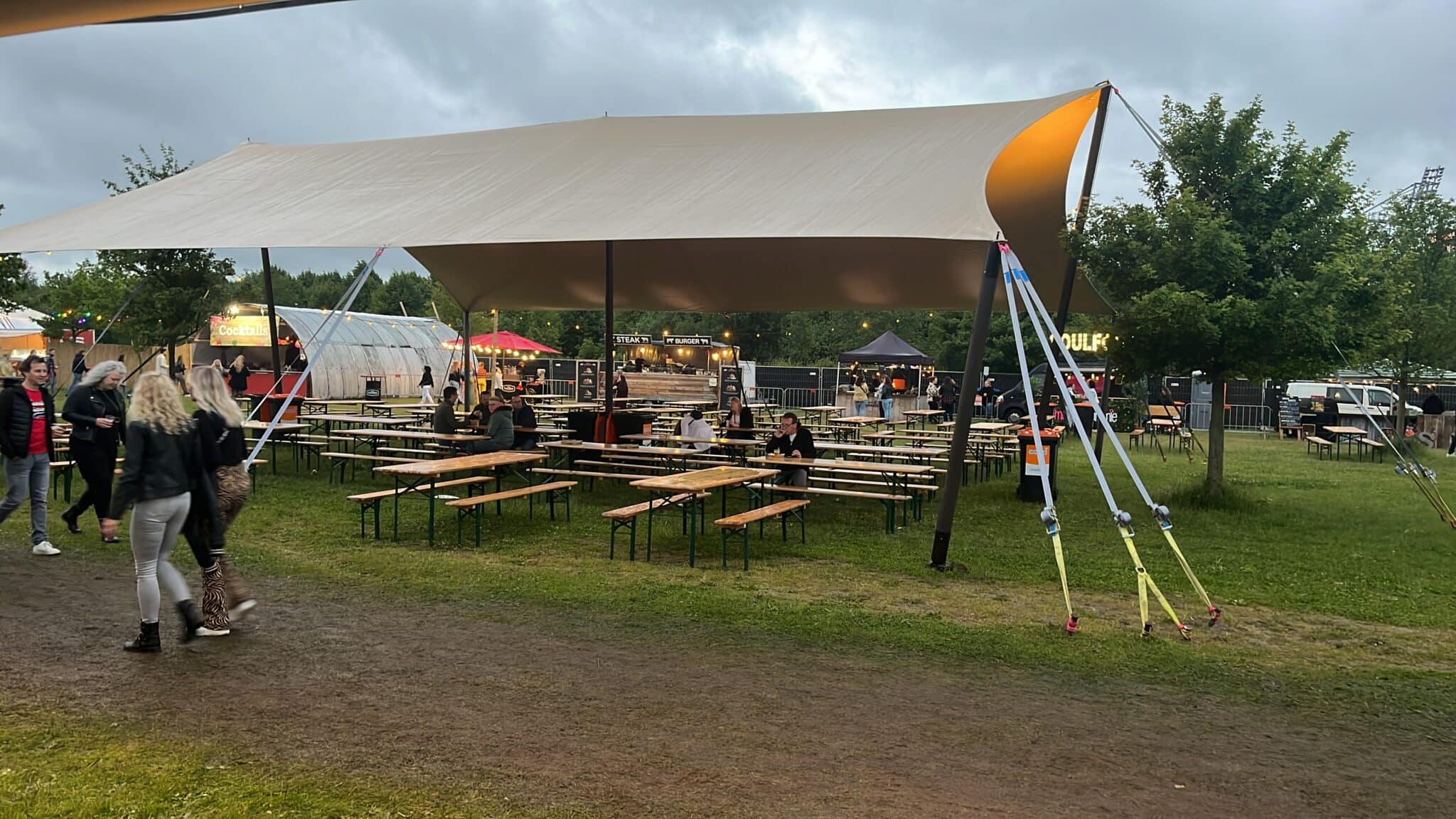 Van A naar Peter - Opvallend aanwezig waar het moet